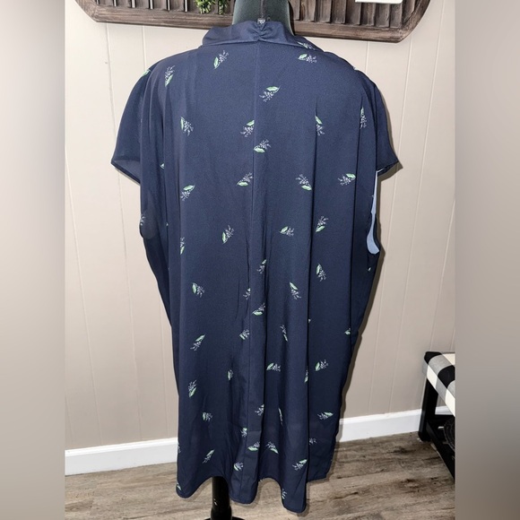 Eloquii Navy and Green Tunic Top - Picture 8 of 10